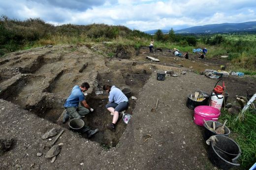 Archeologové zatím odkryli 500 hrobů, zbývá jich ještě tisíc.