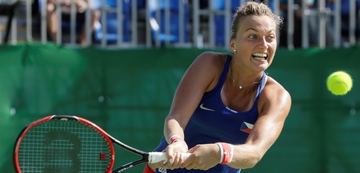 Soupeřkou Petry Kvitové v semifinále tenisového turnaje v New Havenu bude Polka Agnieszka Radwaňská. 