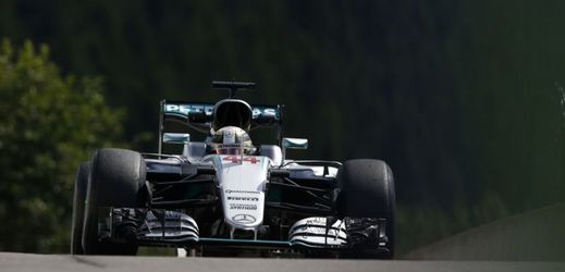 Britský pilot formule 1 Lewis Hamilton.