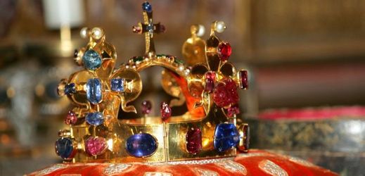 Ke korunovaci bude zapůjčena kopie svatováclavské koruny.