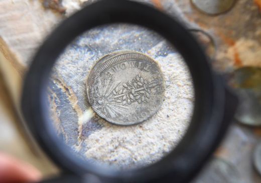 Nejstarší mince pochází ze 17. století.