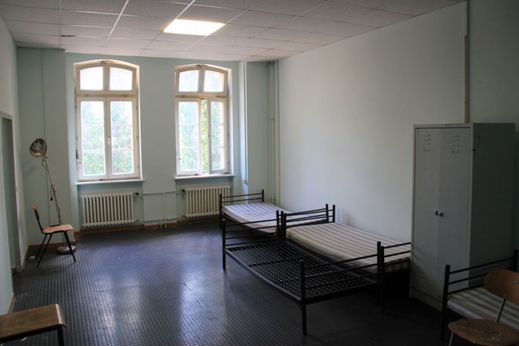 Pokoj, kde Saíf bydlí. Uprchlické centrum v Berlíně.