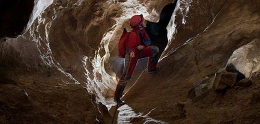 Brestovská jeskyně se nachází nedaleko obce Zuberec na okraji Západních Tater.