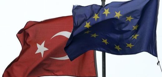 EU by mělo s Tureckem spolupracovat.