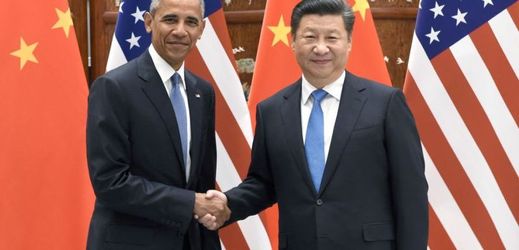 Americký prezident Barack Obama (vlevo) a jeho čínský protějšek Si Ťin-pching.