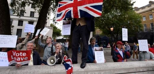 V Londýně a dalších městech se konaly demonstrace proti brexitu.