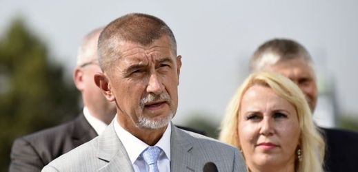 Kvůli výrokům ministr financí Andrej Babiš čelí výzvám k rezignaci.