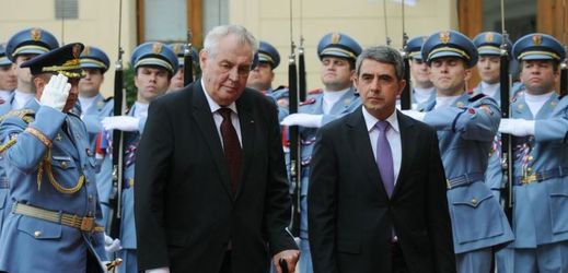 Prezidenti Miloš Zeman a Rosen Plevneliev.