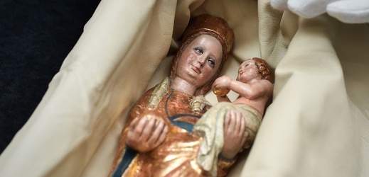 Na snímku je soška Panny Marie z Hejnic, Mater Formosa (Milostná madona) z roku 1370.