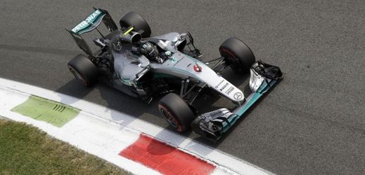 Vítězná jízda Nica Rosberga na okruhu v italské Monze.