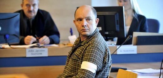 Jan Prokop obžalovaný z vraždy osmnáctiletého číšníka na zlínském sídlišti Jižní Svahy stanul 1. října před senátem brněnského krajského soudu ve Zlíně.