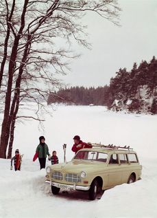 Volvo P220 Amazon našlo častokrát uplatnění pro rodinné výlety.