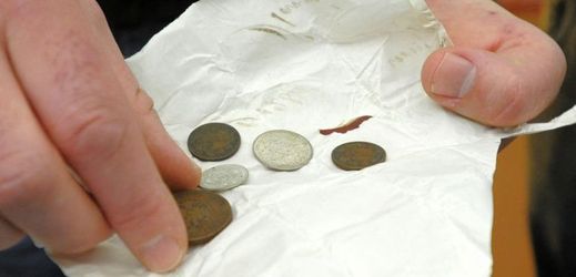 Oblíbenými sběratelskými kousky jsou mince (ilustrační foto).