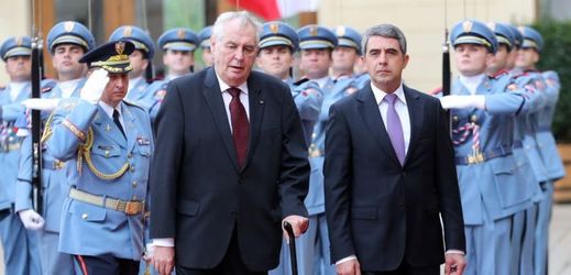 Prezident Miloš Zeman se svým bulharským protějškem Rosenem Plevnelievem