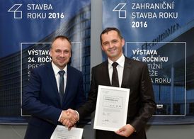 Na snímku zleva obchodní ředitel SYNER Miroslav Kot a ředitel Pivovaru Svijany Roman Havlík.