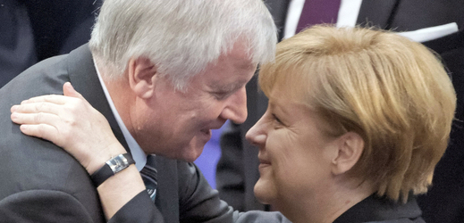 Horst Seehofer a Angela Merkelová.