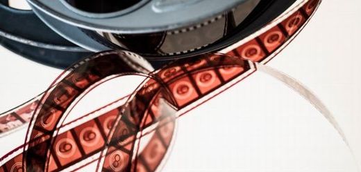Výzkum hledající metodu digitalizace archivních filmů otevírá spory odborníků. 