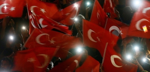 Turecké vlajky (ilustrační foto). 