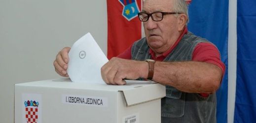 Volební místnost v Záhřebu.