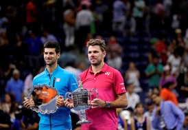 Finalisté US Open, Novak Djokovič (vlevo) a Stan Wawrinka.