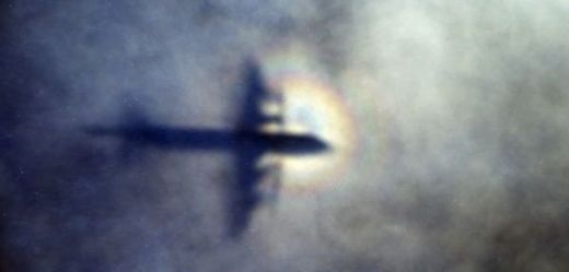 Trosky zmizelého malajského letounu se možná našly na Madagaskaru.