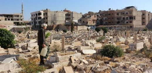 Dohodnuté příměří se dodržuje. Syřané navštěvují hroby svých blízkých.