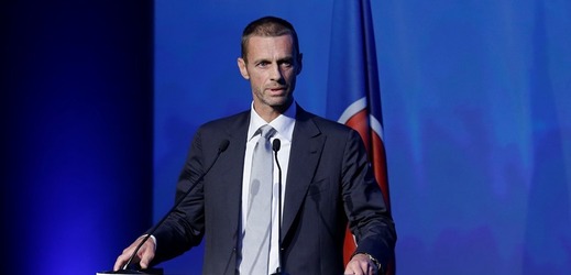 Novým prezidentem Evropské fotbalové unie UEFA se stal Slovinec Aleksander Čeferin.