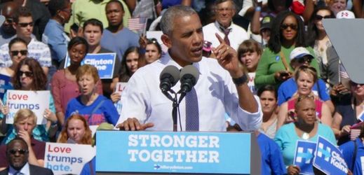Obama podpořil demokratickou kampaň.