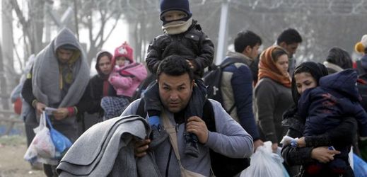 Migranti na hranici.