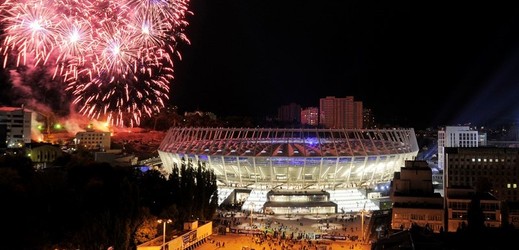 Finále fotbalové Ligy mistrů v roce 2018 se poprvé uskuteční na Olympijském stadionu v Kyjevě, který před čtyřmi lety hostil duel o zlato na mistrovství Evropy. 