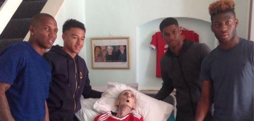Hráči Manchesteru United splnili smrtelně nemocnému muži poslední přání. 