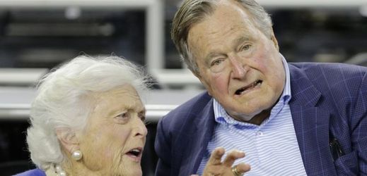 George H. W. Bush se svou manželkou Barbarou.