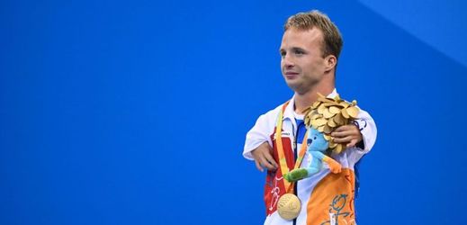 Arnošt Petráček se těší ze zlaté medaile na paralympiádě