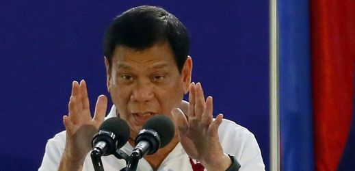 Filipínského prezidenta se bojí už i někteří politici.
