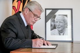 Německý prezident Joachim Gauck vyjadřuje soustrast nad odchodem bývalého německého prezidenta Waltera Scheela.