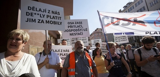 Demonstrace proti OSA. 