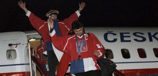 Slavný letoun v roce 1998 přivezl zlatý tým českých hokejistů z olympijského turnaje v Naganu.