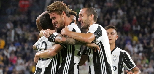 Juventus porazil Palermo a zůstane v čele italské ligy. 