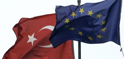 Jarní dohoda mezi Evropskou komisí a Tureckem je stále efektivní.