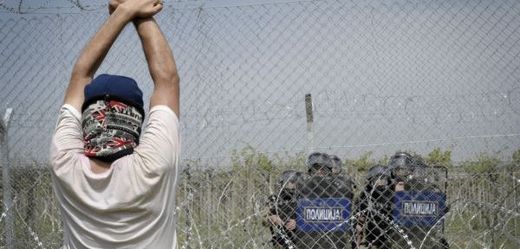 Řecká policie zadržela Pákistánce z uprchlického tábora.