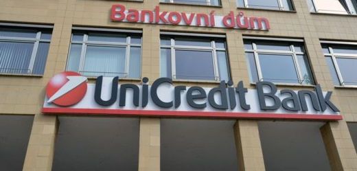 UniCredit Bank zaznamenala mírný pokles počtu zaměstnanců.