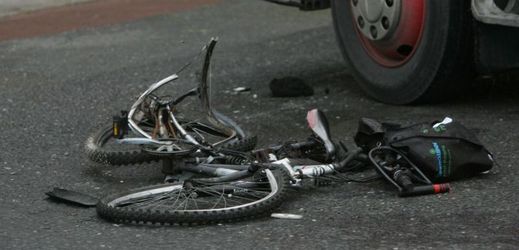 Srážka s cyklistou dopadla tragicky (ilustrační foto).