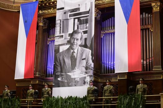 Slavnostní koncert věnovaný výročí nedožitých 80. narozenin bývalého prezidenta Václava Havla v pražském Rudolfinu.