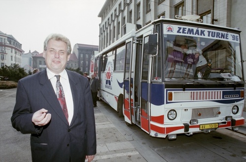 Legendární Zemanův autobus "Zemák". 
