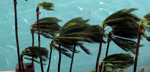 Hurikán Matthew sužuje karibské ostrovy.