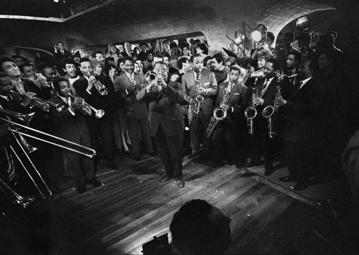 Louis Armstrong s kapelou na fotografii z filmu Pařížské blues režiséra Martina Rittera.