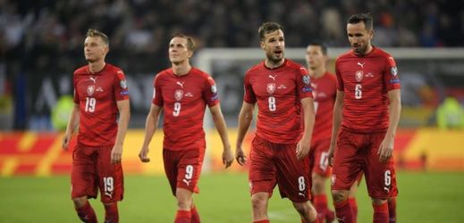 Čeští fotbalisté po zápase s Německem.