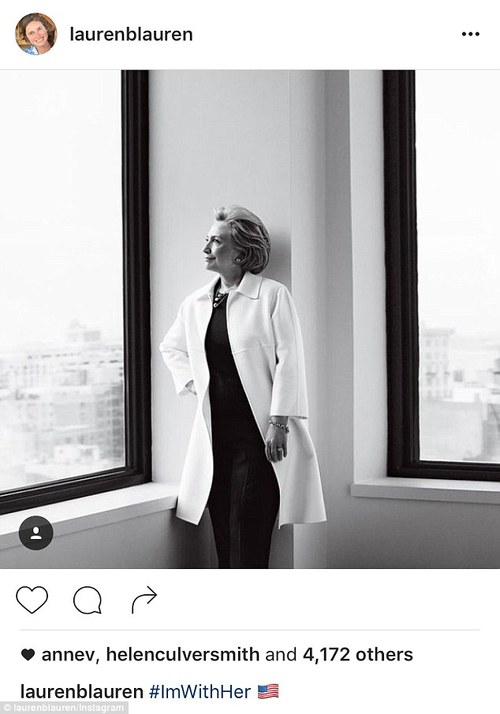 Laurenová na instagramu zveřejnila černobílou fotku Hillary Clintonové.