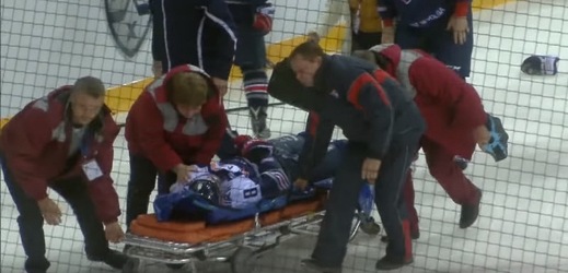 Bývalý hráč NHL Wojtek Wolski utrpěl ve čtvrtečním utkání Kontinentální hokejové ligy vážné zranění páteře, jež ho připraví o zbytek sezony. 