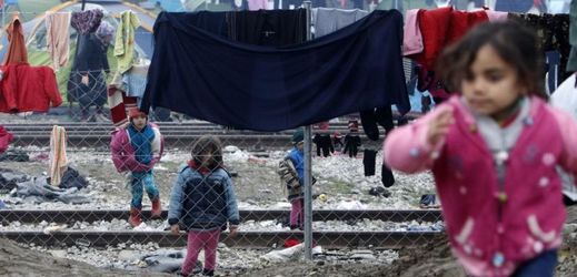 Děti v uprchlických táborech (ilustrační foto).